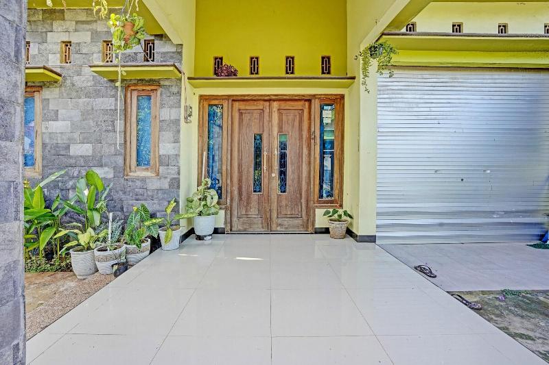 OYO Homes 91142 Desa Wisata Alam Gosari (wagos) - Lobi