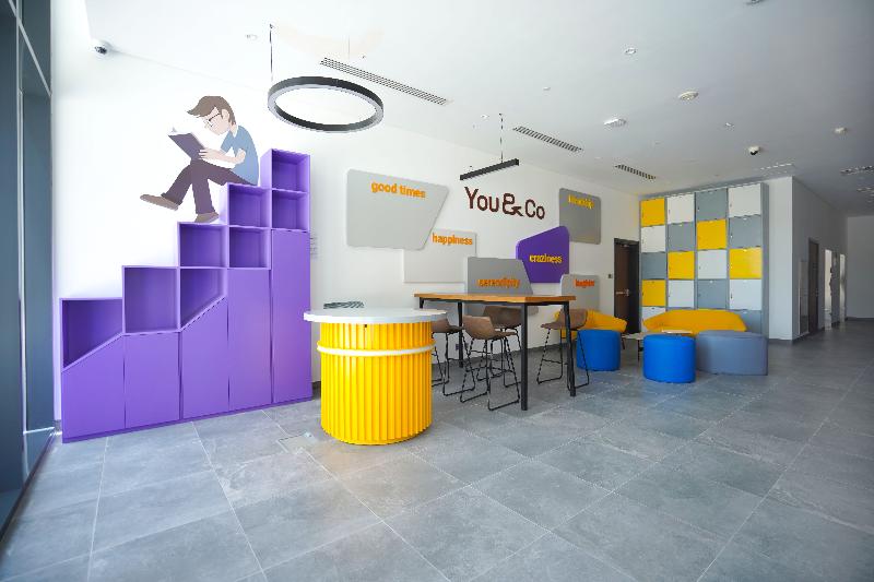 You&Co Dubai - Lobi