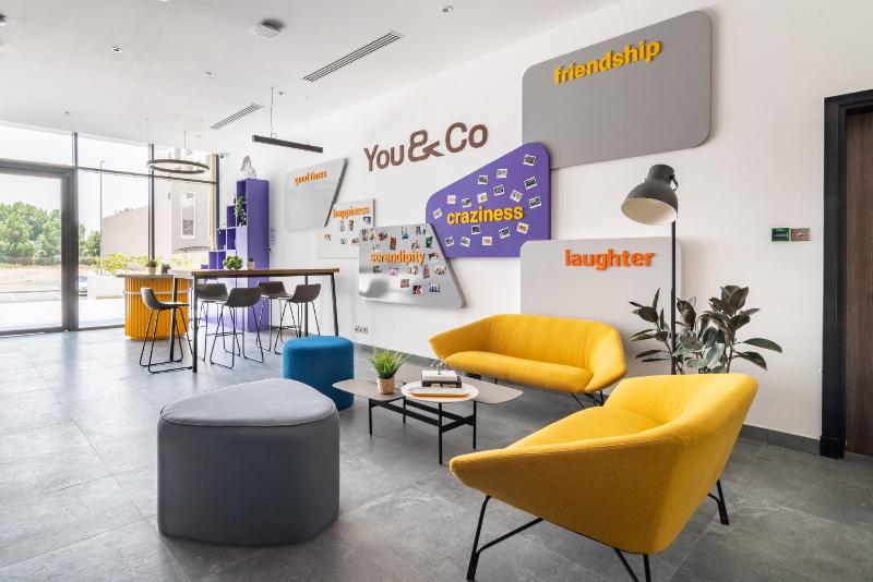 You&Co Dubai - Lobi