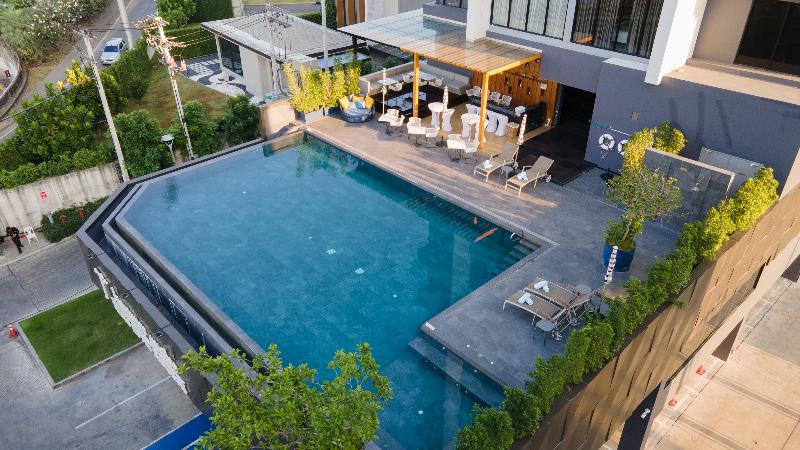 Thaya Hotel Bangkok - Havuz