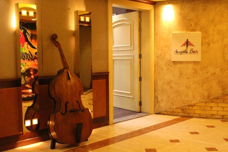 Al Khaleej Palace Deira Hotel - Bar