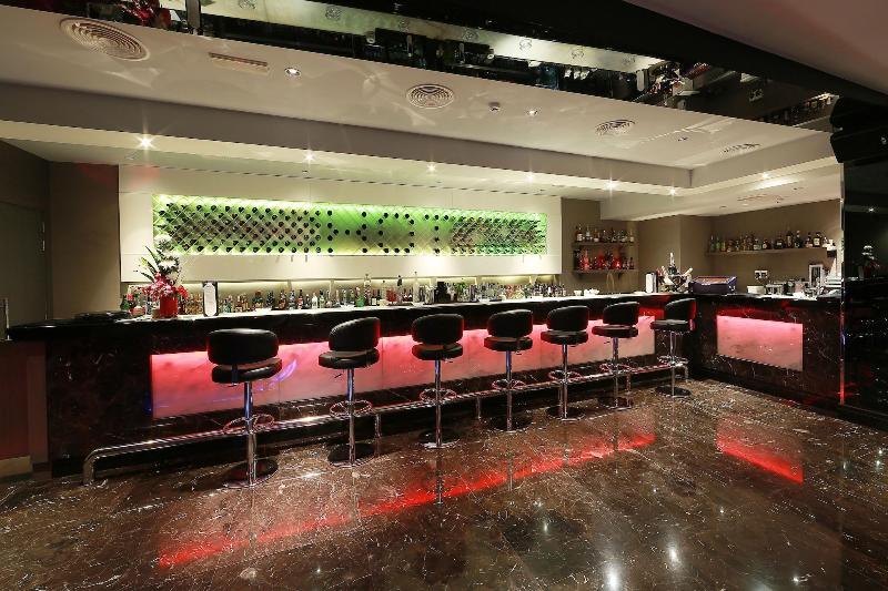 Al Khaleej Palace Deira Hotel - Bar