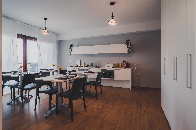 Trip Room & Breakfast - Lobi