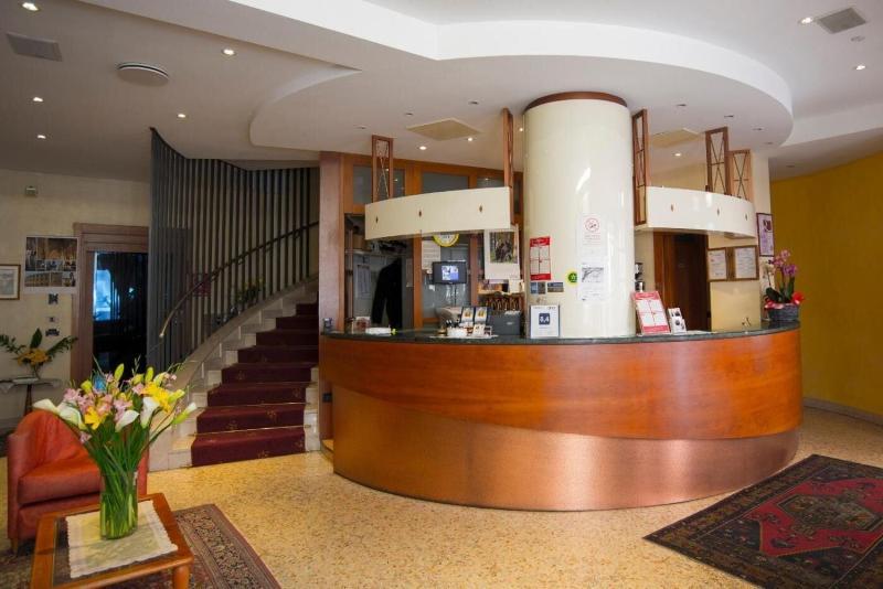Hotel Brennero - Lobi