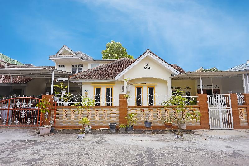 OYO 90998 Wisma Pinggir - Genel