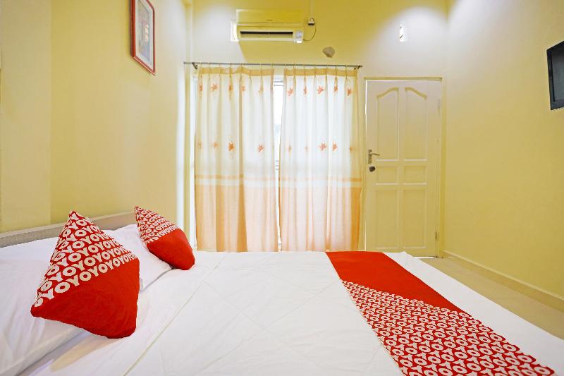 OYO 90998 Wisma Pinggir - Oda