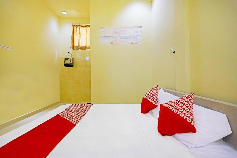 OYO 90998 Wisma Pinggir - Oda