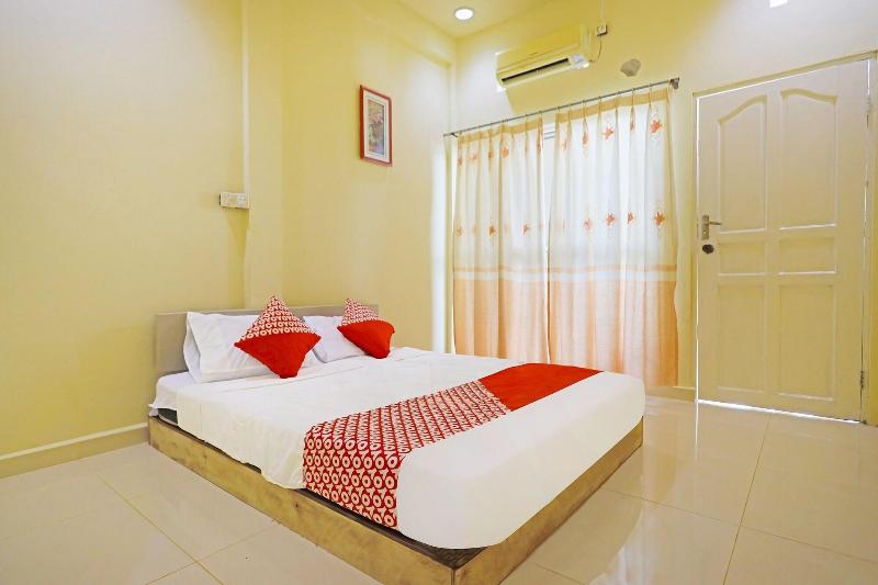 OYO 90998 Wisma Pinggir - Oda