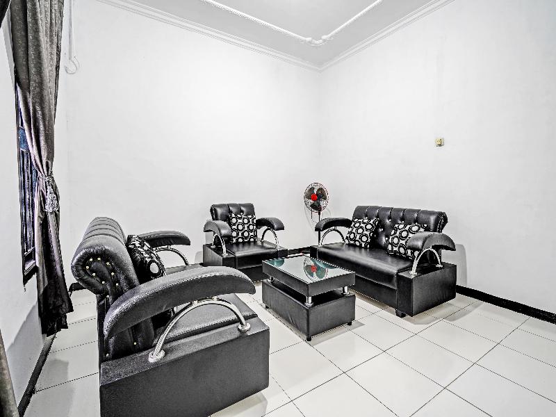 OYO 91334 Permata Papua Guest House - Lobi