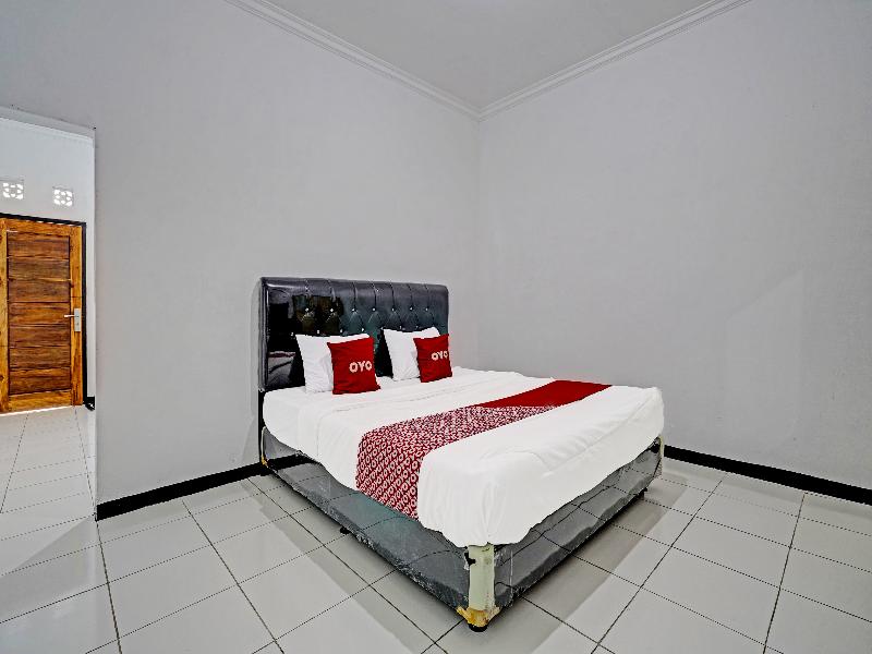 OYO 91334 Permata Papua Guest House - Oda