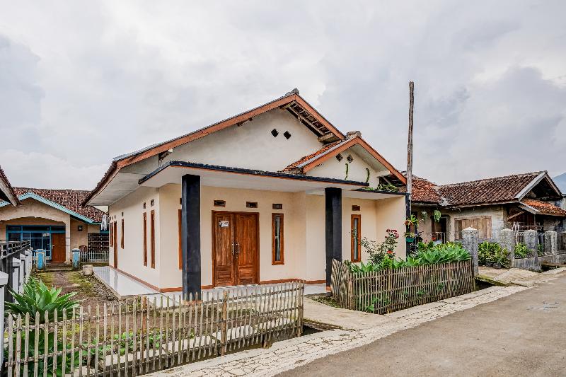 OYO 90997 Eco DesaCibodasBabakanGentong2Syariah - Genel