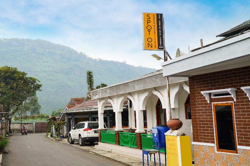 OYO 91008 TourismDesaCibodasBabakanGentong1Syariah - Genel