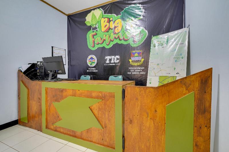 OYO 91156 EcoTourismBigFarmerDesaKertawangiSyariah - Lobi