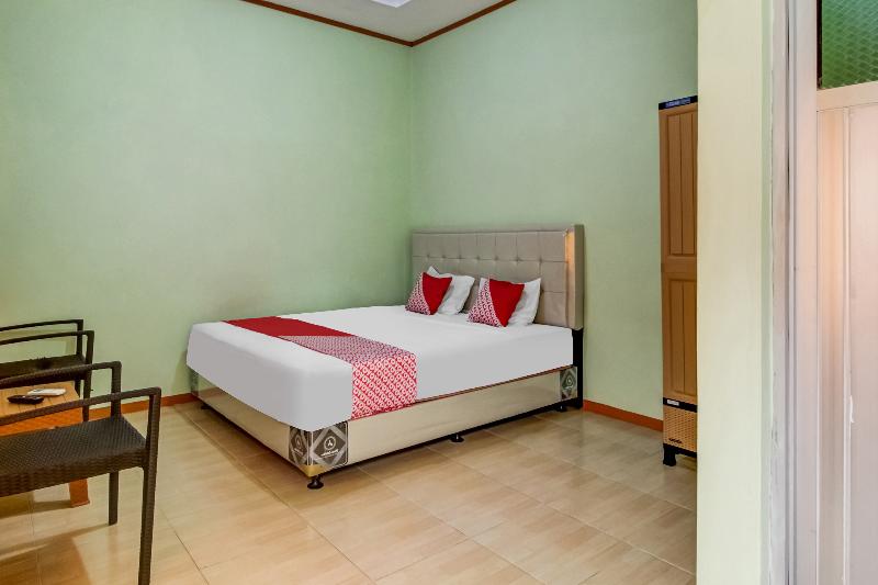 OYO 91216 Siliwangi Guest House Syariah Cirebon - Oda