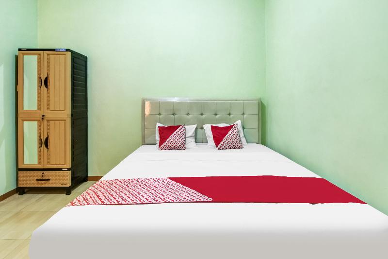 OYO 91216 Siliwangi Guest House Syariah Cirebon - Oda