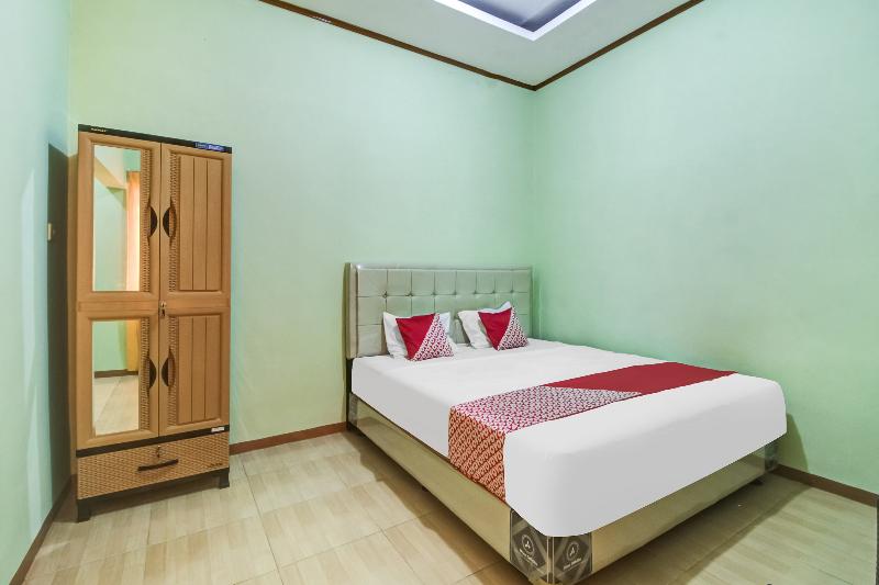 OYO 91216 Siliwangi Guest House Syariah Cirebon - Oda