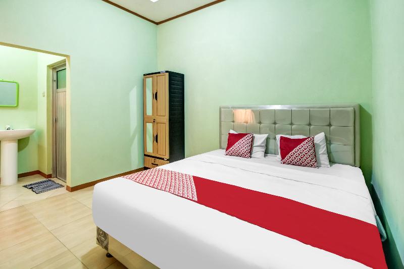 OYO 91216 Siliwangi Guest House Syariah Cirebon - Oda