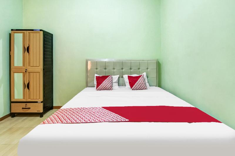 OYO 91216 Siliwangi Guest House Syariah Cirebon - Oda