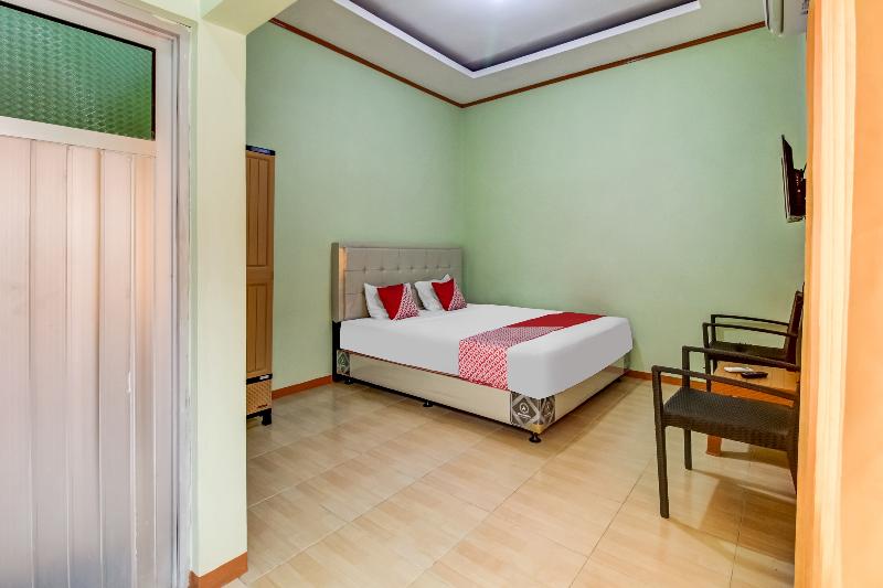 OYO 91216 Siliwangi Guest House Syariah Cirebon - Oda