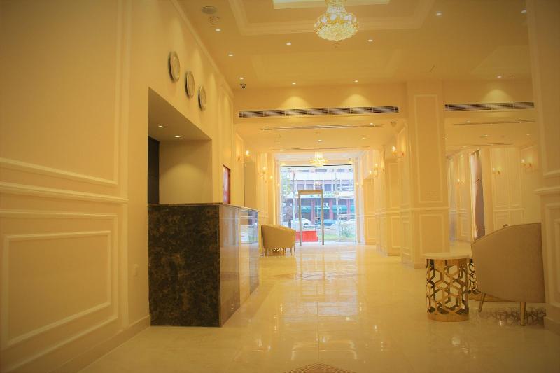New MerryLand Hotel - Lobi