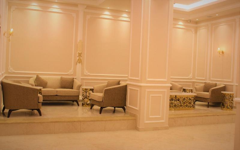 New MerryLand Hotel - Lobi