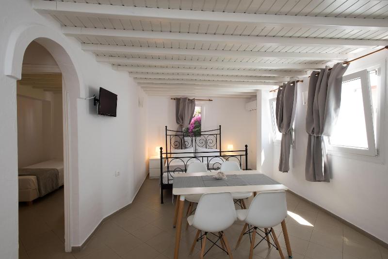 Lirous Studios - Oda