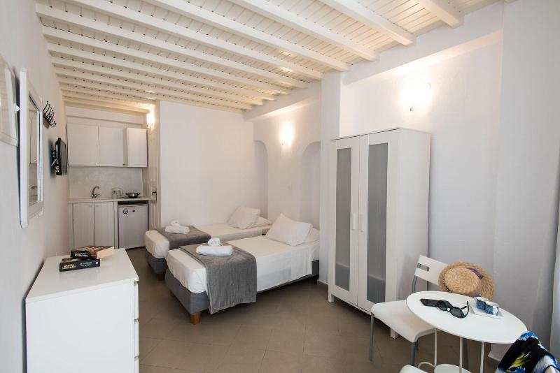 Lirous Studios - Oda