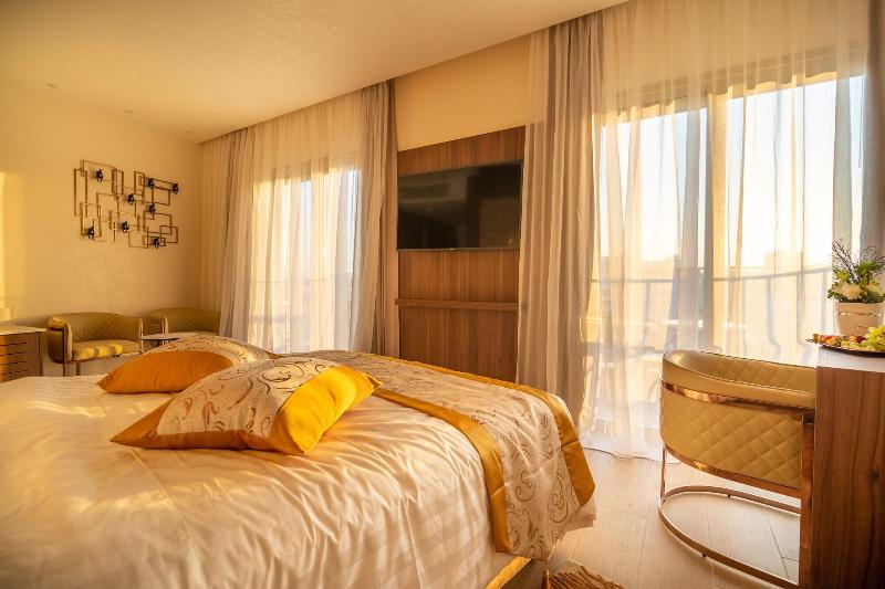 Leonardo Boutique Hotel Larnaca - Oda