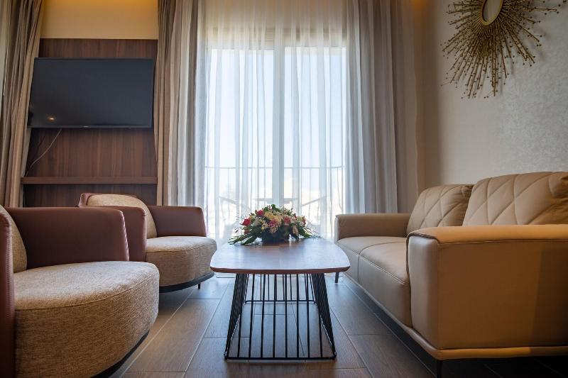 Leonardo Boutique Hotel Larnaca - Oda