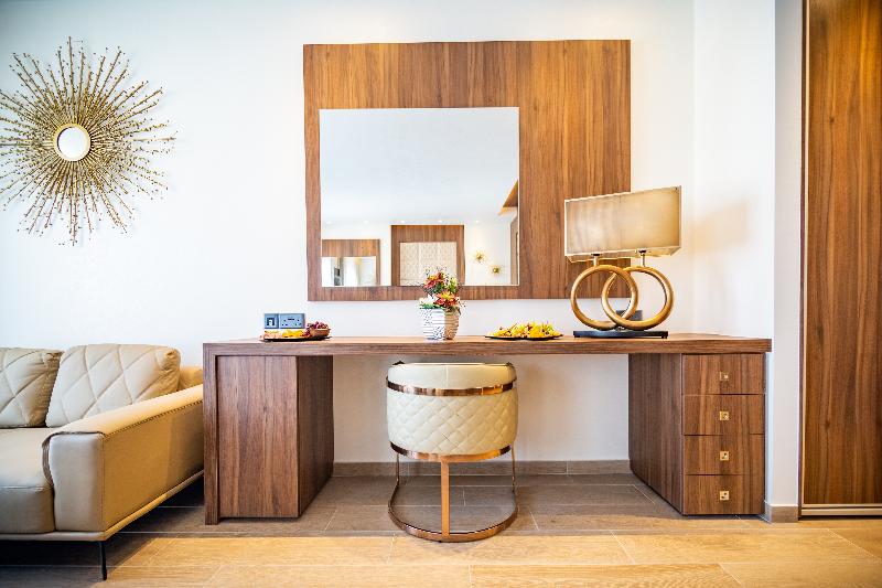 Leonardo Boutique Hotel Larnaca - Oda