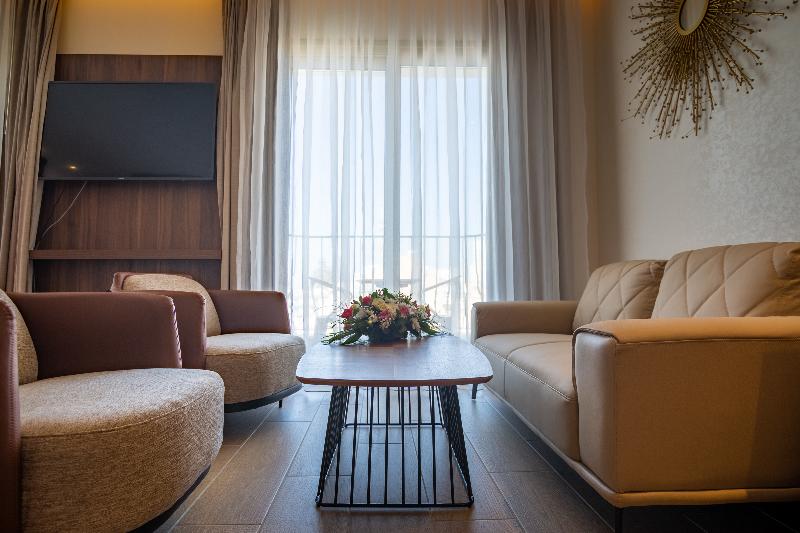 Leonardo Boutique Hotel Larnaca - Oda