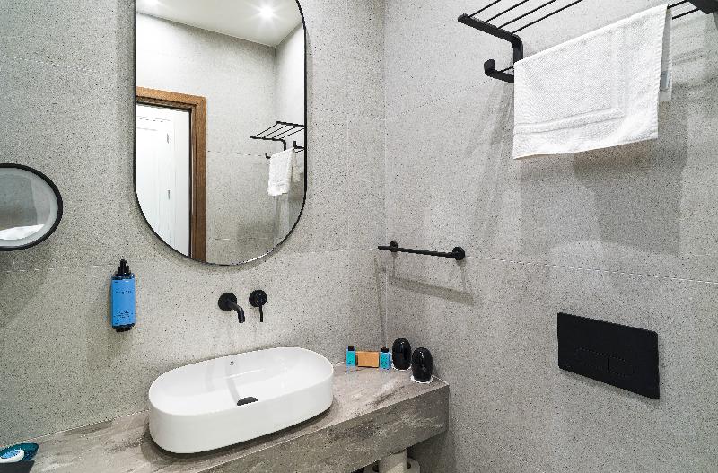 Leonardo Boutique Hotel Larnaca - Oda