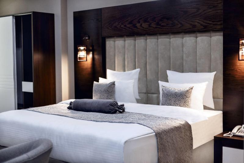 Parallel Hotel - Lobi