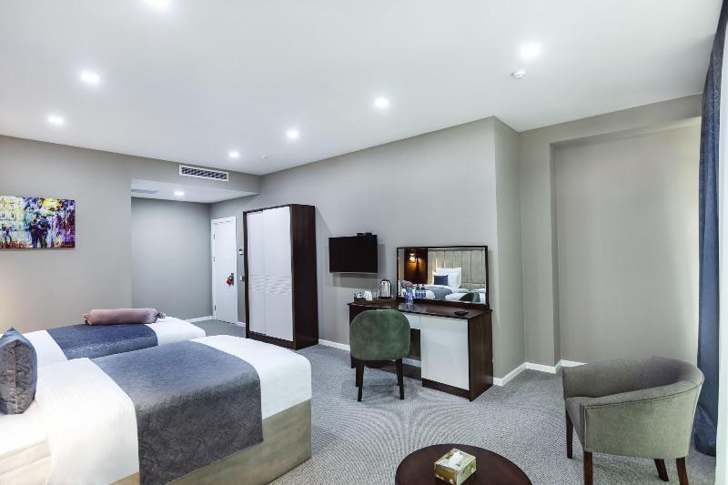 Parallel Hotel - Genel