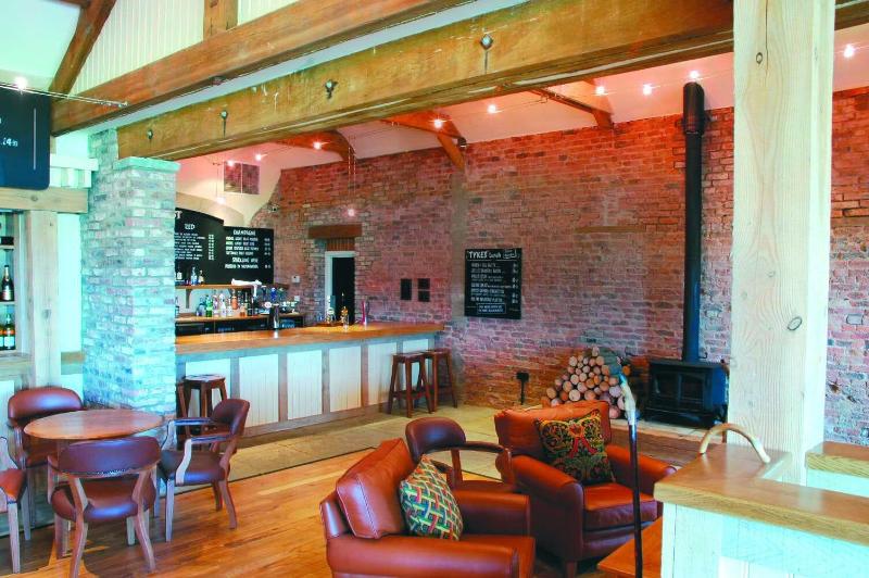 Sandburn Hall Hotel - Bar