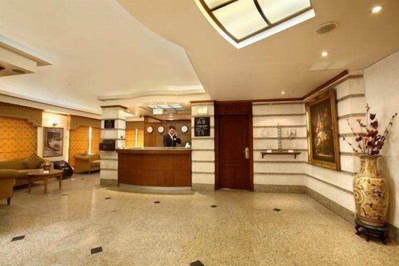 Capri Hotel Suites - Lobi