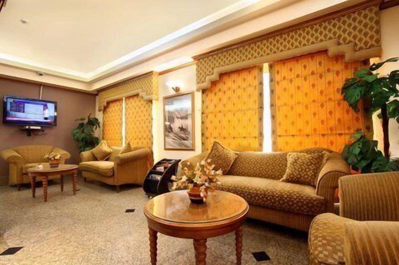 Capri Hotel Suites - Lobi