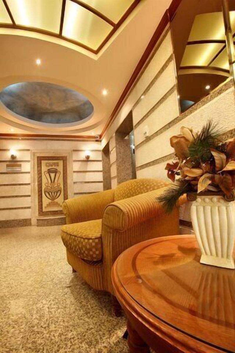 Capri Hotel Suites - Lobi
