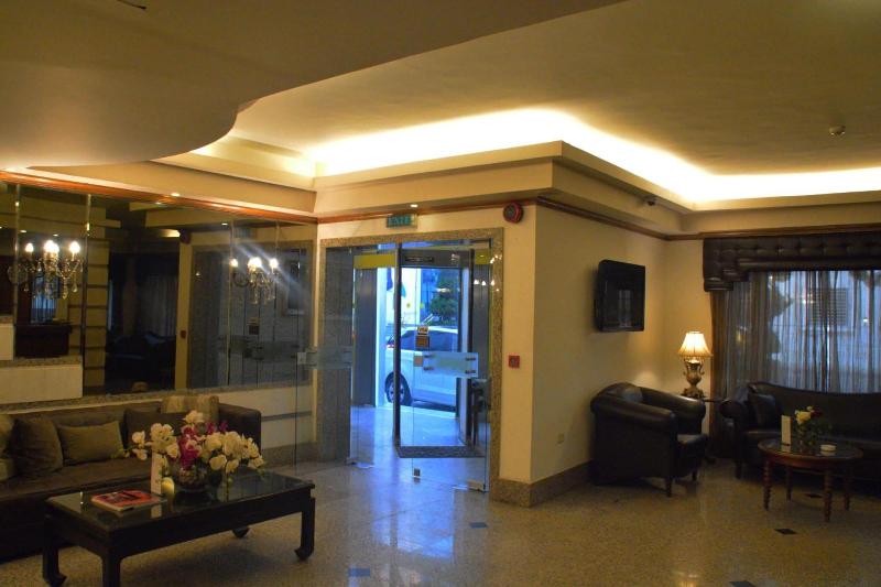 Capri Hotel Suites - Lobi