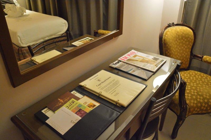 Capri Hotel Suites - Oda