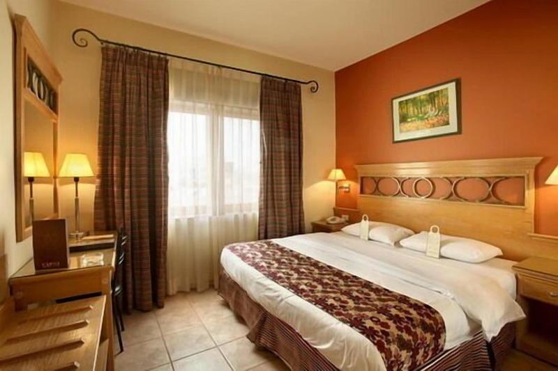 Capri Hotel Suites - Oda