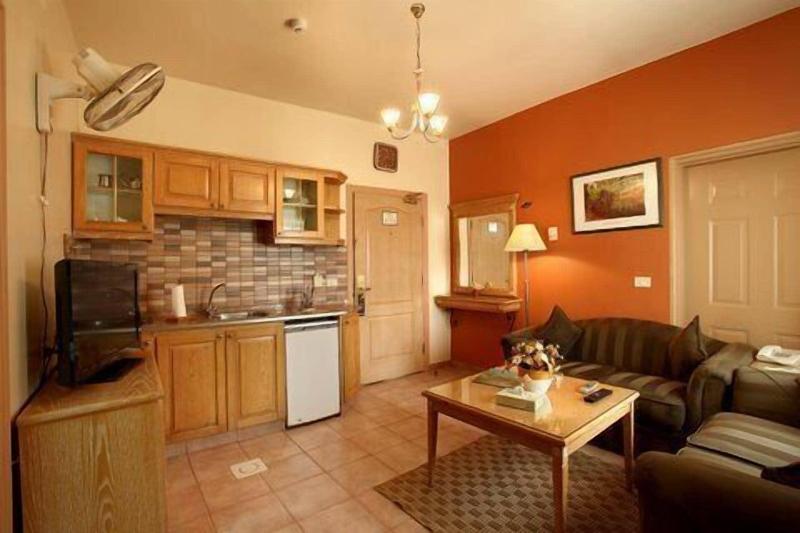 Capri Hotel Suites - Oda