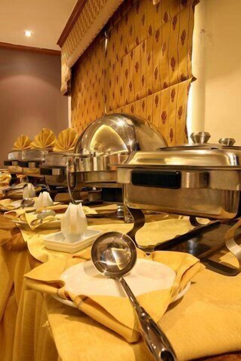 Capri Hotel Suites - Restoran