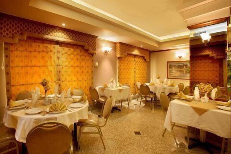 Capri Hotel Suites - Restoran