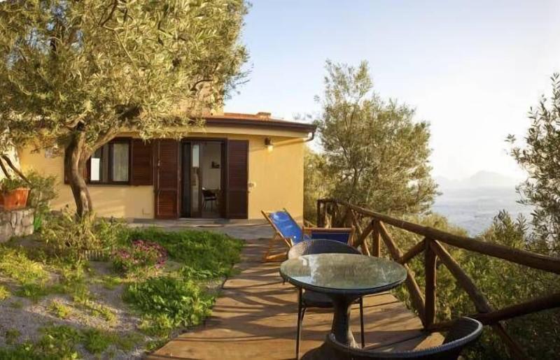 Villa Angelina - Genel