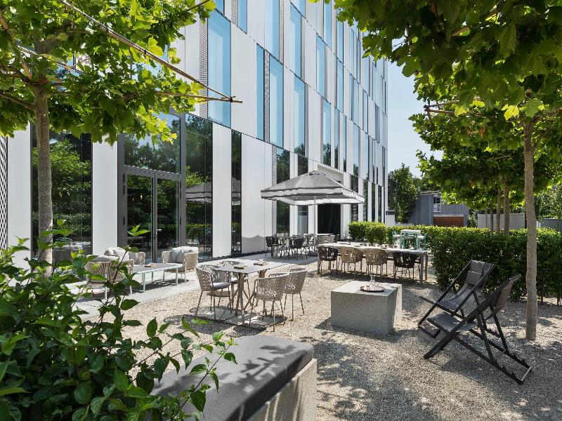 Stellaris Apartment Hotel - Genel