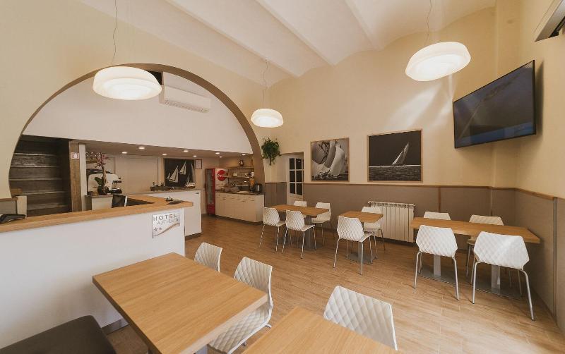 Hotel Alfiero - Lobi