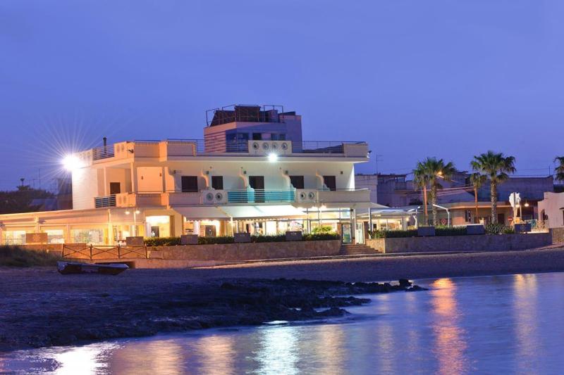 Hotel Mirage - Genel
