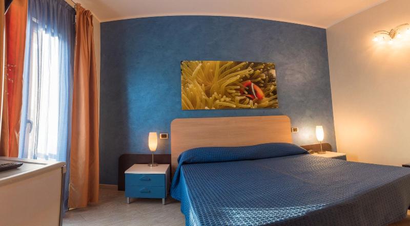 Hotel Mirage - Genel