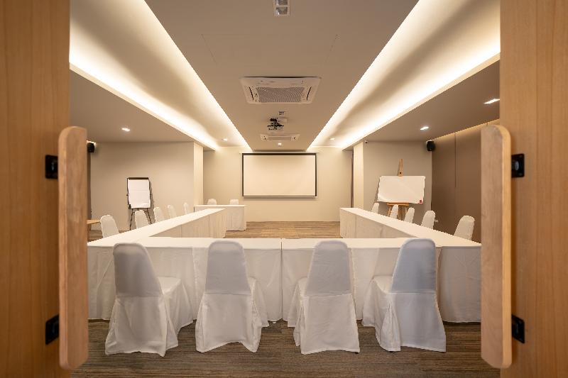 The Rise Suites Hotel Chiang Mai Sha Extra Plus - Toplantı